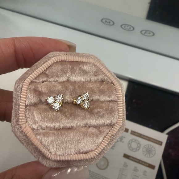 Moissanite diamond Earrings - 18kt gold over silver - Picture 3 of 3